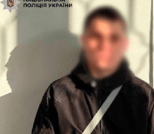 Виманювання грошей за неіснуючі дрони: у Києві судитимуть двох юнаків