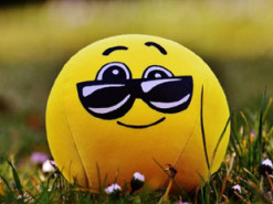 В мире отмечают день рождения «смайлика»