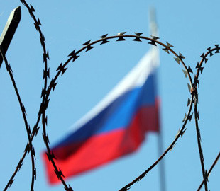 Російським банкам закрили більше половини рахунків у доларах та євро по всьому світу