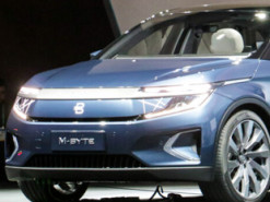 Foxconn планує інвестувати в китайського конкурента Tesla