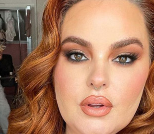 Модель plus-size Тесс Голлідей закликала фінансово допомогти Україні