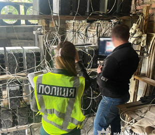 Правоохоронці викрили підпільну криптоферму, яка викрала державної електроенергії на мільйони гривень