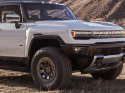 Новые электрические пикапы на вторичном рынке США уходят с рук по двойной цене