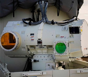 Лазери замість ракет: британський Королівський флот показав нову зброю проти дронів