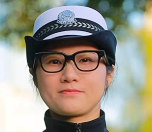 Китайські поліцейські почали використовувати смарт-окуляри з ШІ