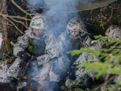 У Фінляндії строковиків почали навчати ховатися від ворожих дронів