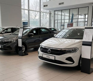 В РФ обвалилися продажі нових автомобілів
