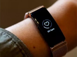 Фитнес-браслеты оказались полезными для выявления COVID-19