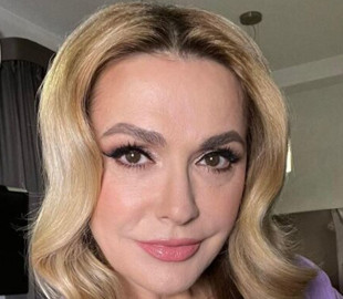 56-річна Ольга Сумська у трендовій сукні патріотки здивувала посвіжілим виглядом