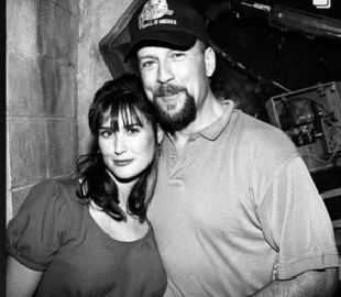 Дружина Брюса Вілліса зробила несподіване зізнання про стосунки чоловіка та Демі Мур