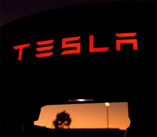 Теслагейт? Компанію Tesla несподівано звинуватили у шкідливих викидах електрокарів