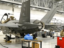 Модернізація і виробництво винищувачів F-35 під загрозою: військові назвали причини