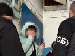 Жінка в Дружківці шпигувала у квартирах військових, — СБУ