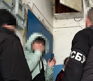 Жінка в Дружківці шпигувала у квартирах військових, — СБУ