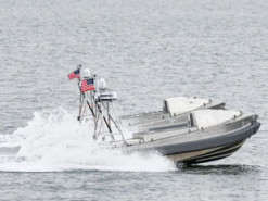 Розробники зі США інтегрували бойові дрони у роботизовані кораблі