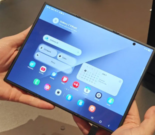 Трискладний смартфон не витримав реальності: Galaxy Z TriFold зникає з ринку