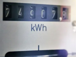 Лічильник продовжує "крутити" під час відключень світла: у ДТЕК розповіли про причини