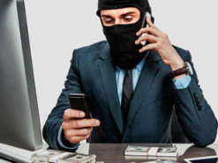 Псевдобанкір видурив у жінки 17 тисяч гривень