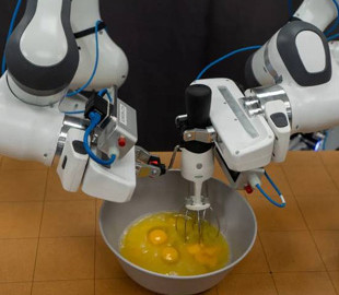 Toyota навчила роботів готувати сніданки