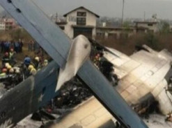 Пасажирський літак розбився в аеропорту Катманду: вижив лише капітан судна