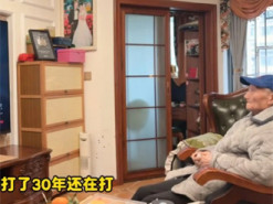 91-річний геймер пройшов Resident Evil Requiem без гайдів, використовуючи лише рукописні нотатки