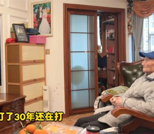 91-річний геймер пройшов Resident Evil Requiem без гайдів, використовуючи лише рукописні нотатки