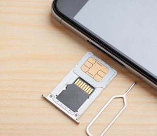 Фахівець розповів, чи треба вимикати смартфон при заміні SIM