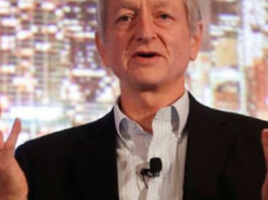 «Хрещений батько штучного інтелекту» зазначає, що AI може вийти з під контролю, якщо люди не будуть обережні