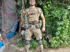 Найсексуальніший митець України на фронті. Хто отримав премію "Золотий ліфон"