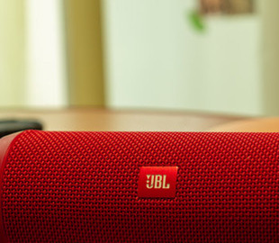 "Приносим извинения". Дистрибьютор JBL опубликовал карту Украины без Крыма