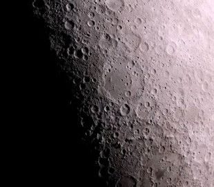 NASA потеряло связь со спутником, который путешествует к Луне: что известно