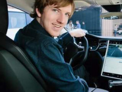 Проміняв Маска на Рассела: найкращий юрист Tesla змінив місце роботи