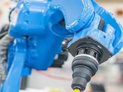 Автоматизація процесів. Роботи навчилися брати скло і блискучі предмети без датчиків глибини