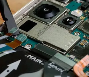 Samsung посилює правила ремонту своїх девайсів у сторонніх сервісах