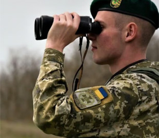 На Закарпатті трьох програмістів затримали на кордоні — чому їх виправдав суд