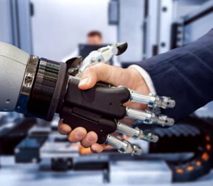 Роботи розслабляють людей, працюючи з ними в одній команді