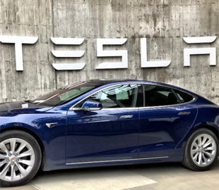 Tesla звинуватили у перекладанні відповідальності за несправні деталі на водіїв