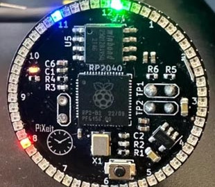 Одноплатний ПК Raspberry Pi перетворили на наручний годинник