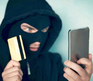 Телефонні шахраї обдурили жительку Тернопільщини на майже 100 тисяч гривень