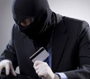 Пенсіонерка втратила 165 тисяч гривень через фейкову історію про «доньку після обстрілу»