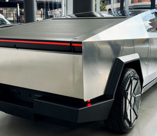 Cybertruck став справжнім виробничим кошмаром для Tesla