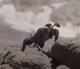 NASA запустить робособак Spirit на Місяць для вивчення ландшафту