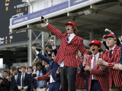 Найелітніша приватна школа Великобританії забороняє смартфони для вступників