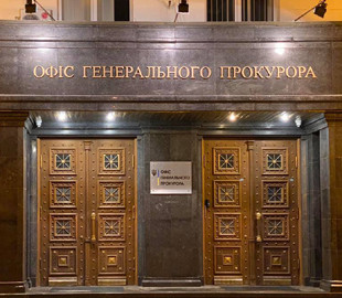 Сдавал позиции, маскируясь под украинского военного: предатель Украины получил 8 лет тюрьмы