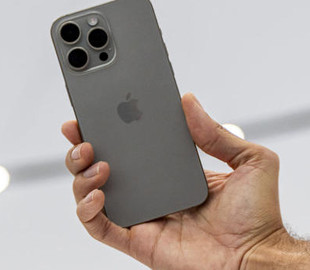 iPhone 15 порівняли в живучості з Android