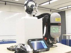 В Японії розробили «смарт-маску» для пожежних