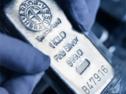 Зростання ціни на срібло обігнало золото: Ціна білого металу злетіла на 100% через дефіцит та промисловий бум