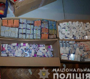 Лекарств более чем на 2 миллиона гривен: харьковские полицейские «накрыли» незаконных торговцев медпрепаратами