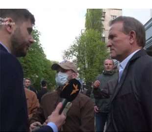 Журналіст «Схем» Максим Савчук написав книгу про Медведчука