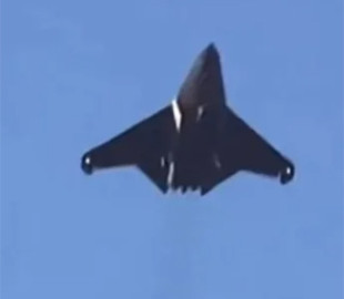 Випереджаючи американський NGAD: Китай підняв у небо літак J-XDS нового покоління